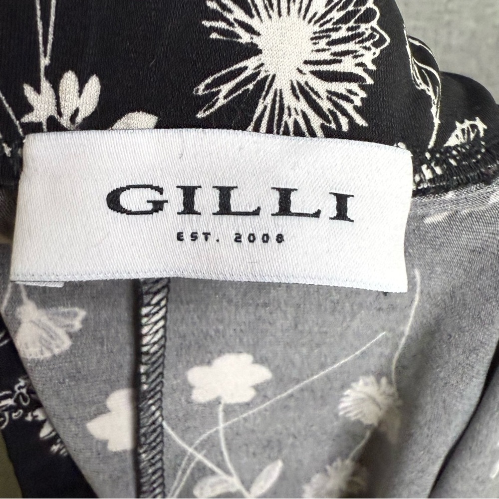 Gilli Black and White Stretchy Floral Lightweight Skirt‎ Size Small/Medium - Picture 4 of 5
